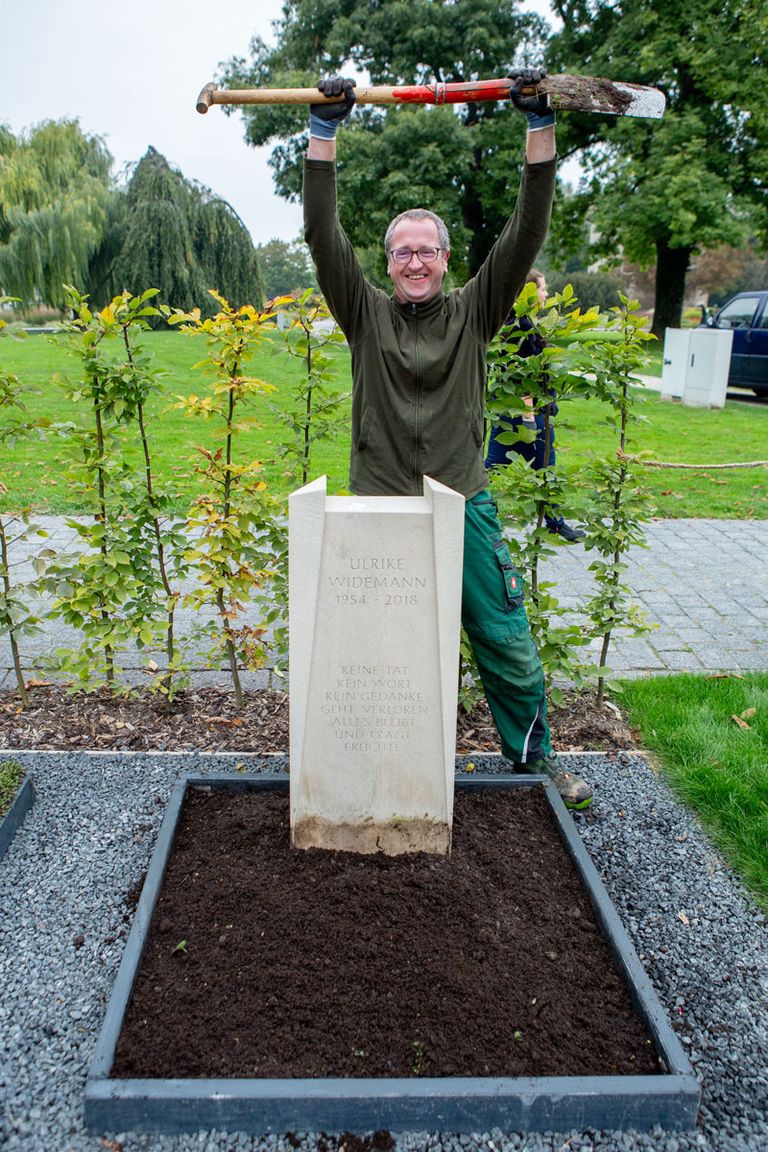 Abschluss der BUGA 2021: Staatsehrenpreise, Umtrunk & Abschied, Abräumen der Mustergrabstellen
