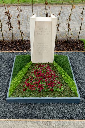 Frühjahrsbepflanzung Urnengrab der Friedhofsgärtnerei Torsten Stückert auf der BUGA 2021. Foto: Wolfram Schubert