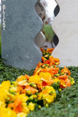 4_BUGA Erfurt 2021 - Doppelgrabstelle Frühjahrsbepflanzung Friedhofsgärtnerei Torsten Stückert, Auszeichnung in Gold, Foto: Wolfram Schubert